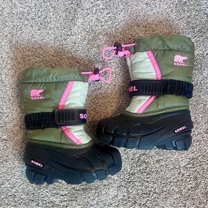 Sorel Flurry Waterpoof Winter Snow Boots size 7 toddler